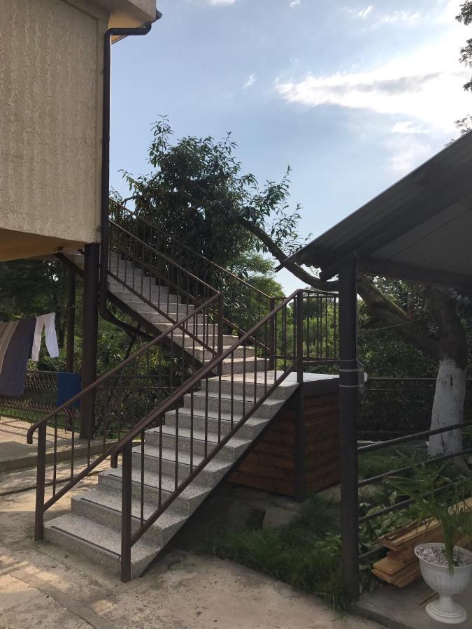 Guest House Evkalipt Ochamchira Exterior foto